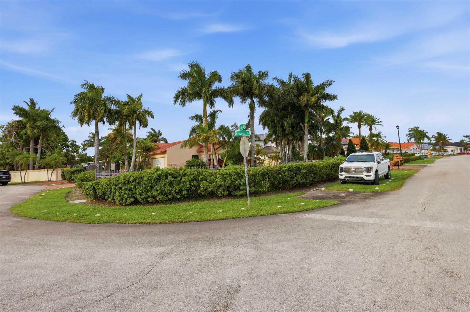 7445 N Augusta Drive, Hialeah FL 33015 photo 4