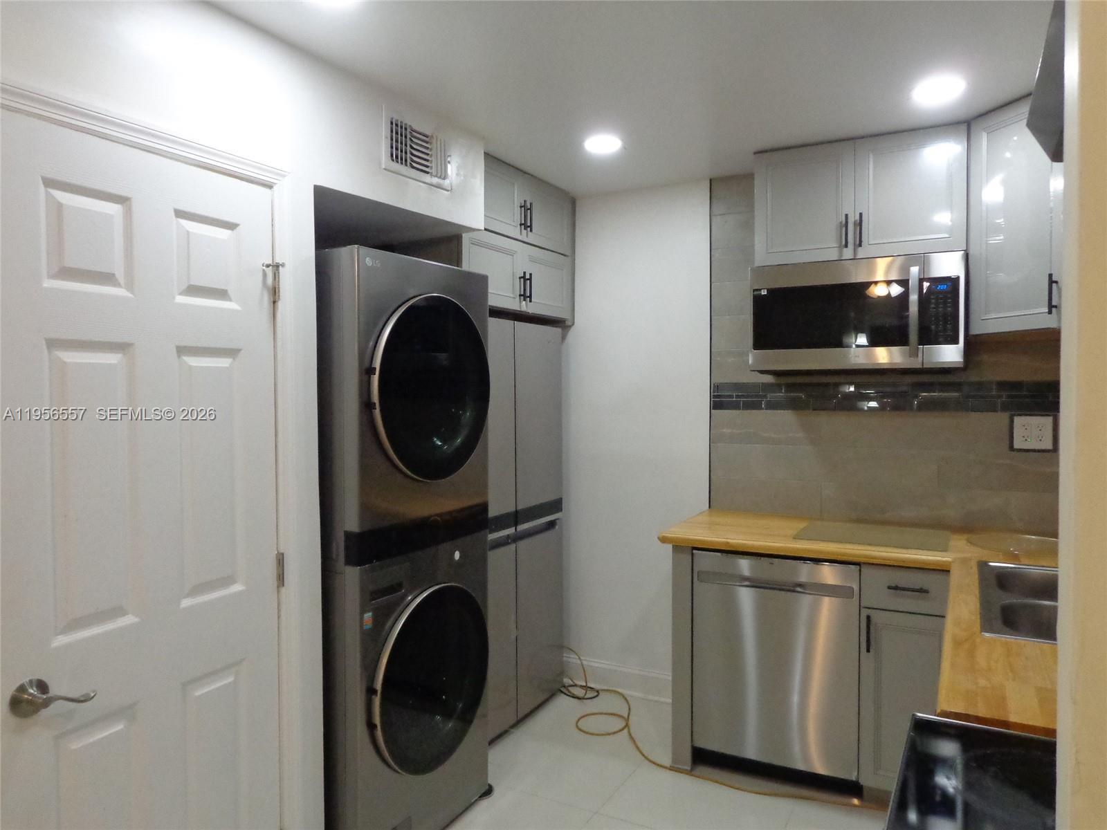4172 Inverrary Dr # 110, Lauderhill FL 33319 photo 2