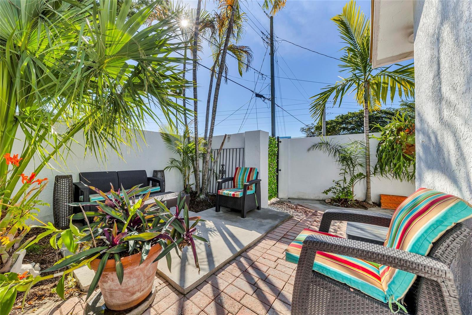 307 N Highland Drive, Hollywood FL 33021 photo 3