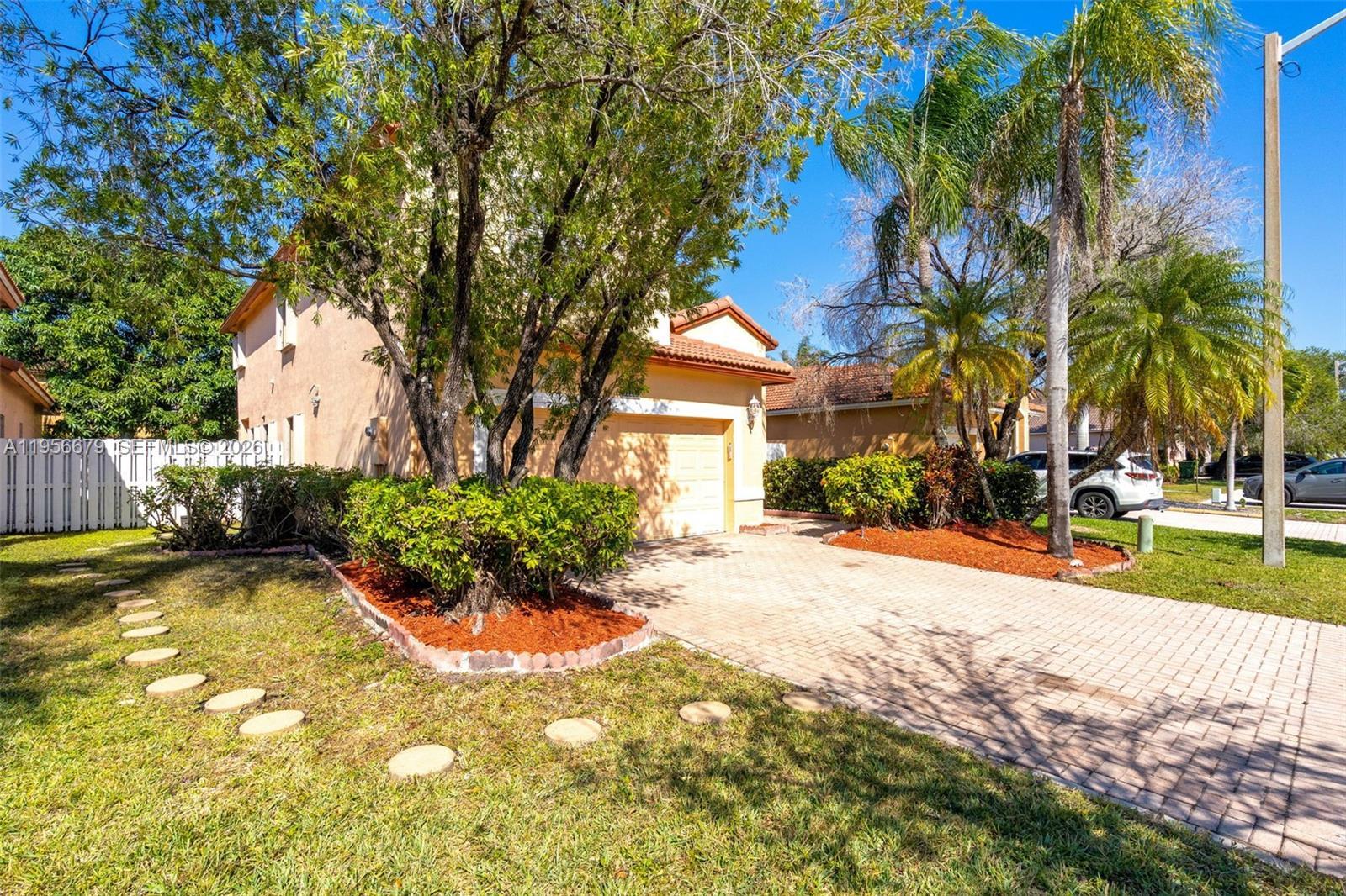 19249 NW 13th St, Pembroke Pines FL 33029 photo 2