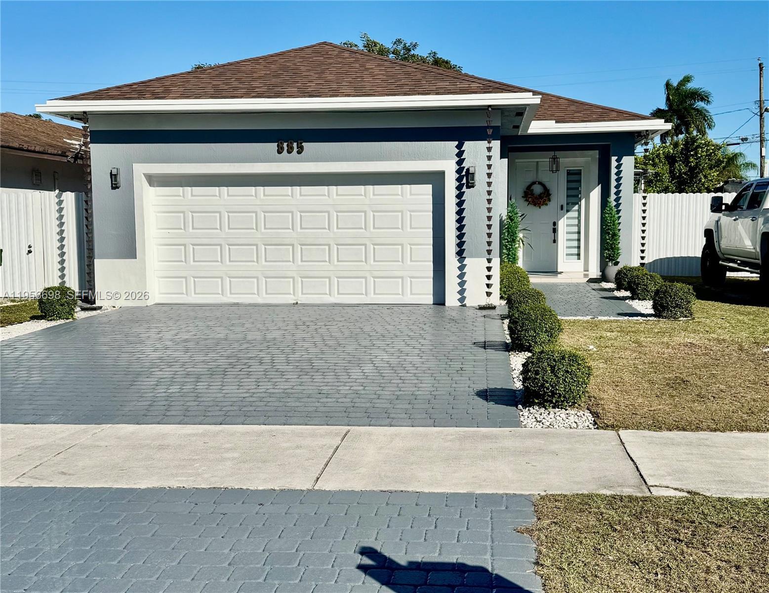 885 NE 3rd Ave, Homestead FL 33030 photo 2