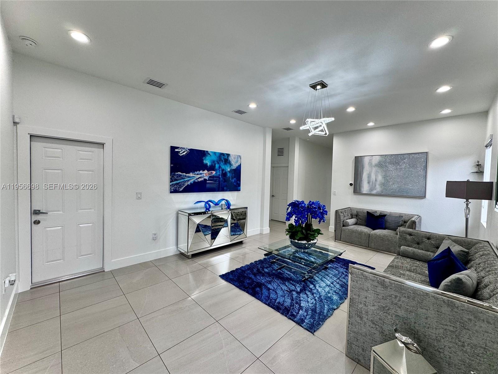 885 NE 3rd Ave, Homestead FL 33030 photo 5