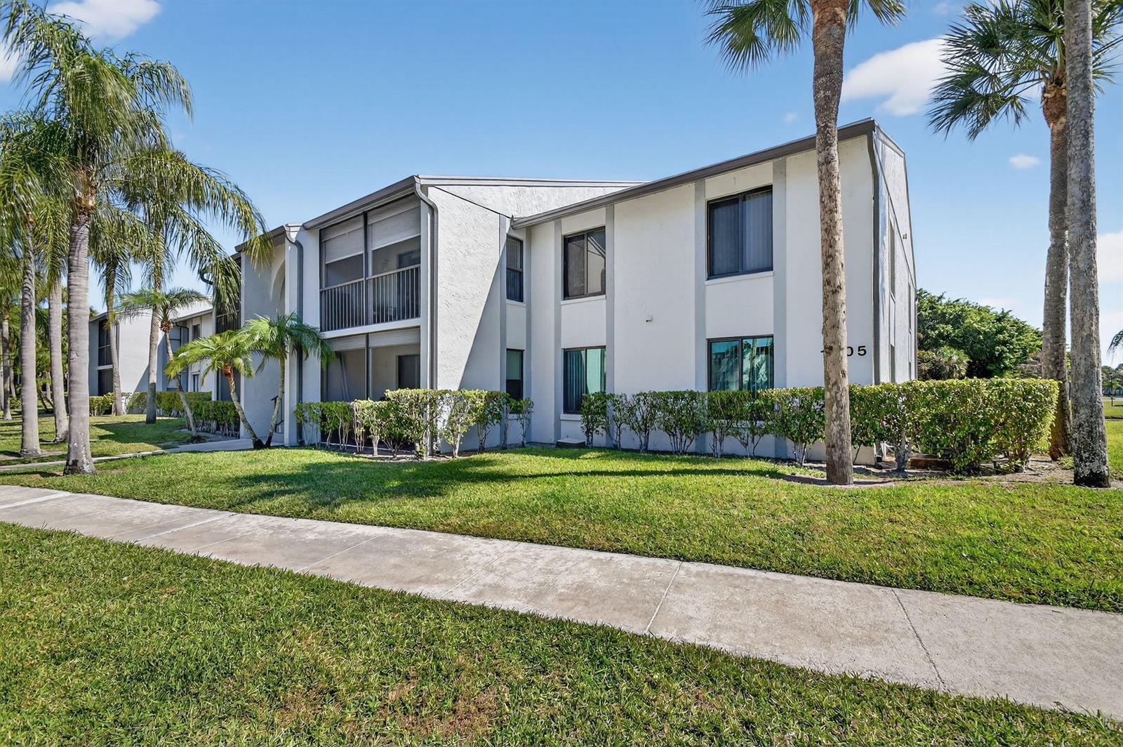 1005 Green Pine Blvd H-2, West Palm Beach FL 33409 photo 4