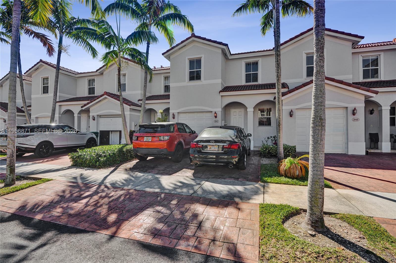 1042 NE 207th Ter, Miami FL 33179 photo 3