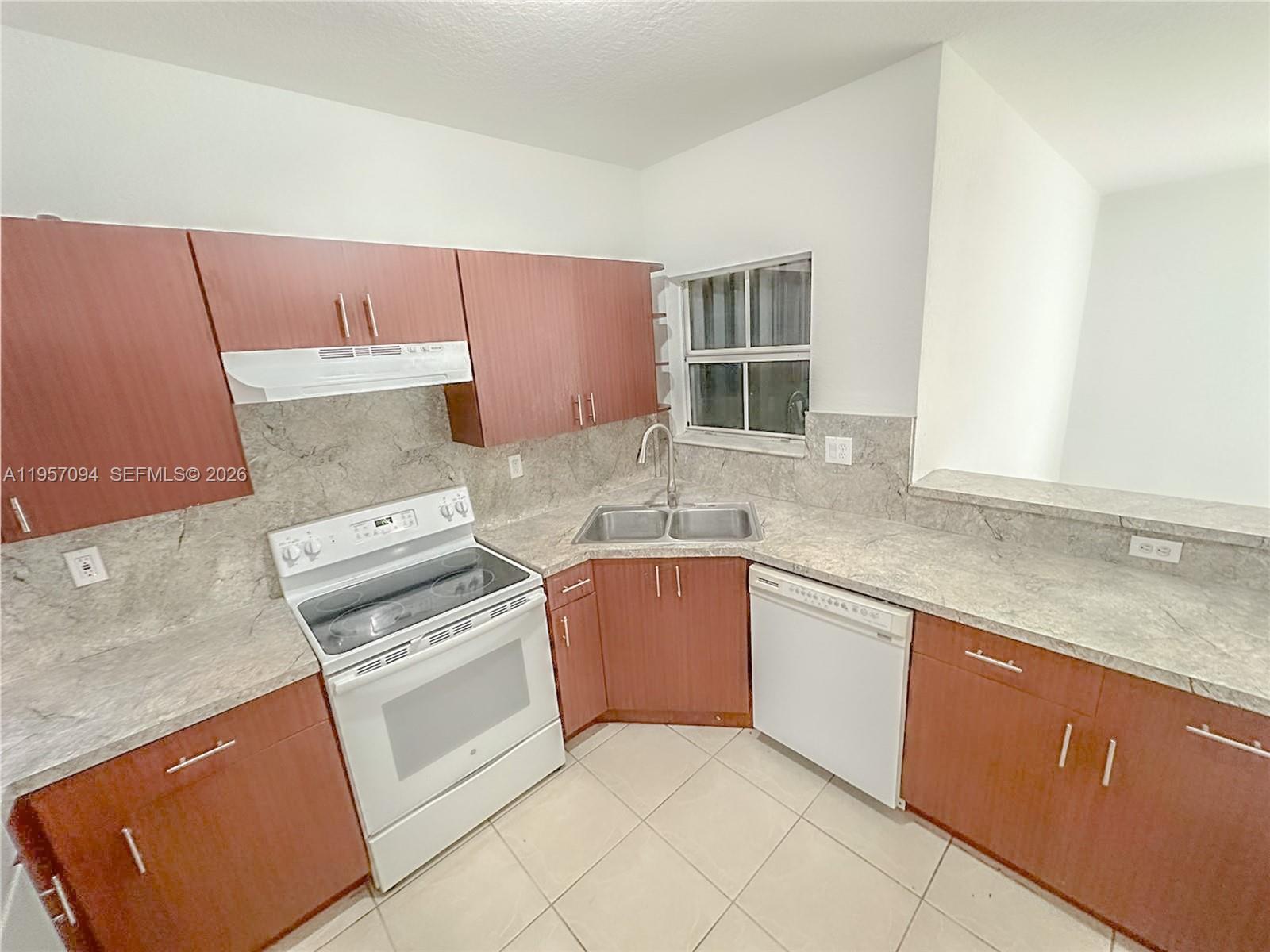 981 SW 6th Ct, Florida City FL 33034 photo 2