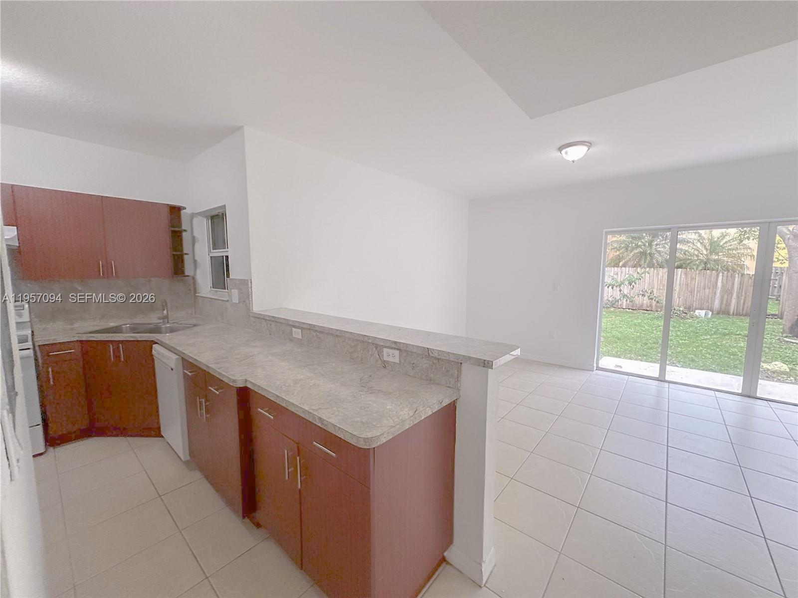 981 SW 6th Ct, Florida City FL 33034 photo 5