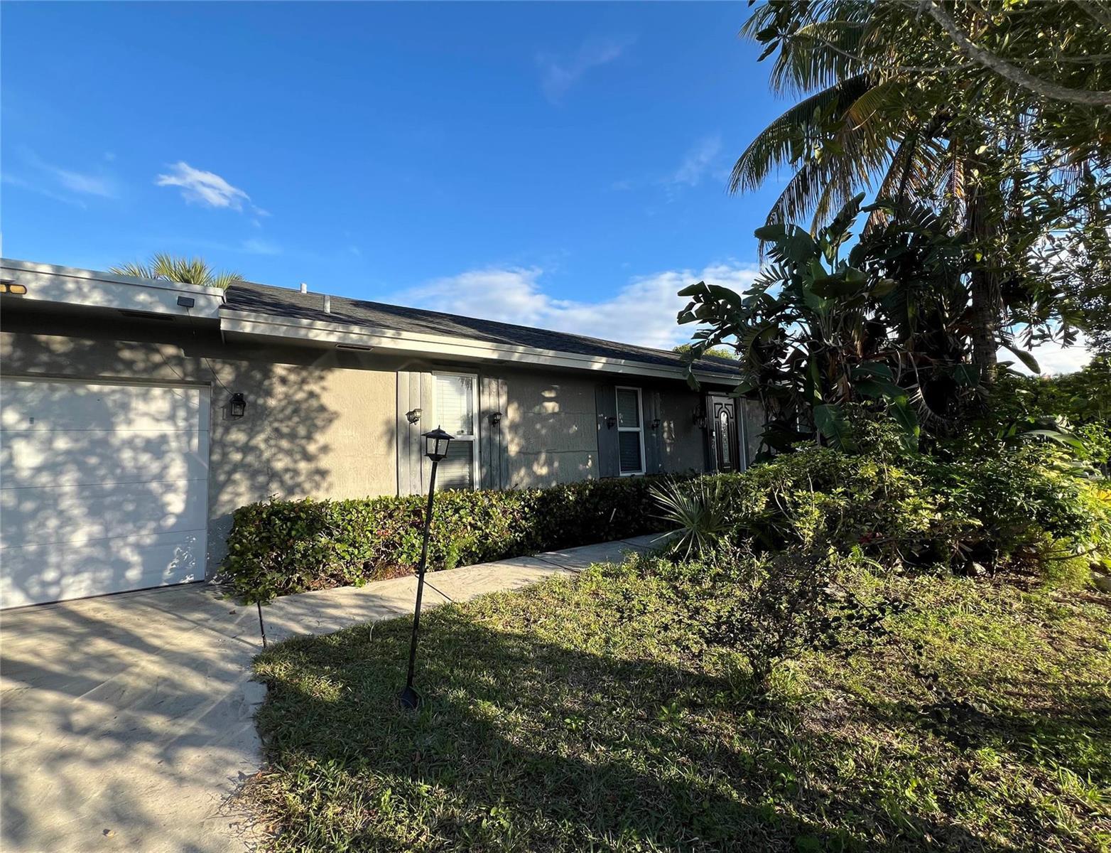201 SE 24 Avenue, Boynton Beach FL 33435 photo 2
