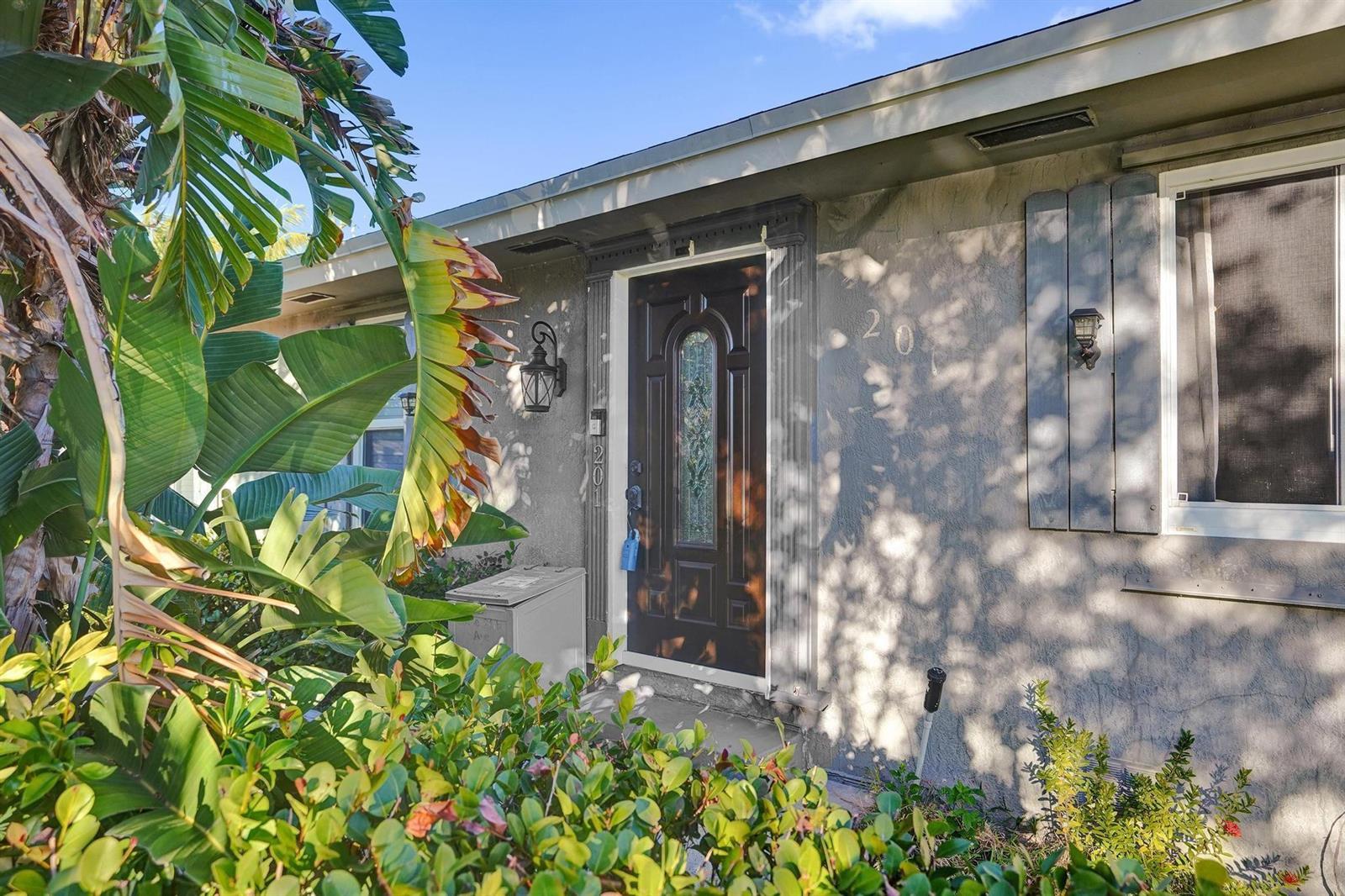 201 SE 24 Avenue, Boynton Beach FL 33435