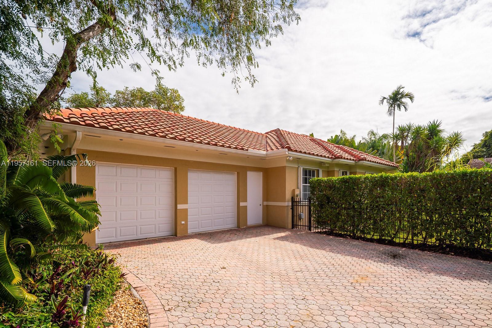 5770 SW 128th St, Pinecrest FL 33156 photo 4