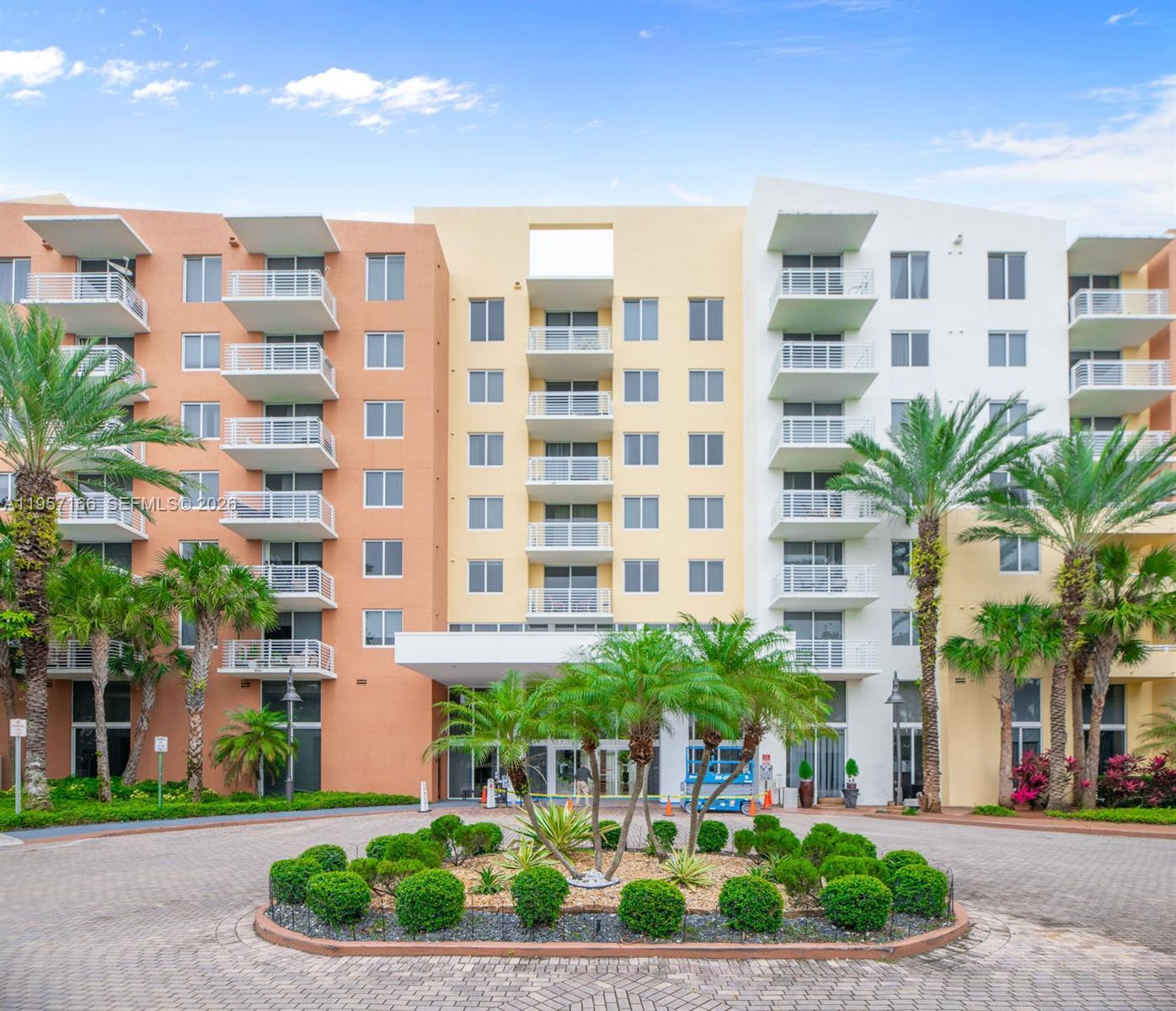 2775 NE 187th St # 215, Aventura FL 33180