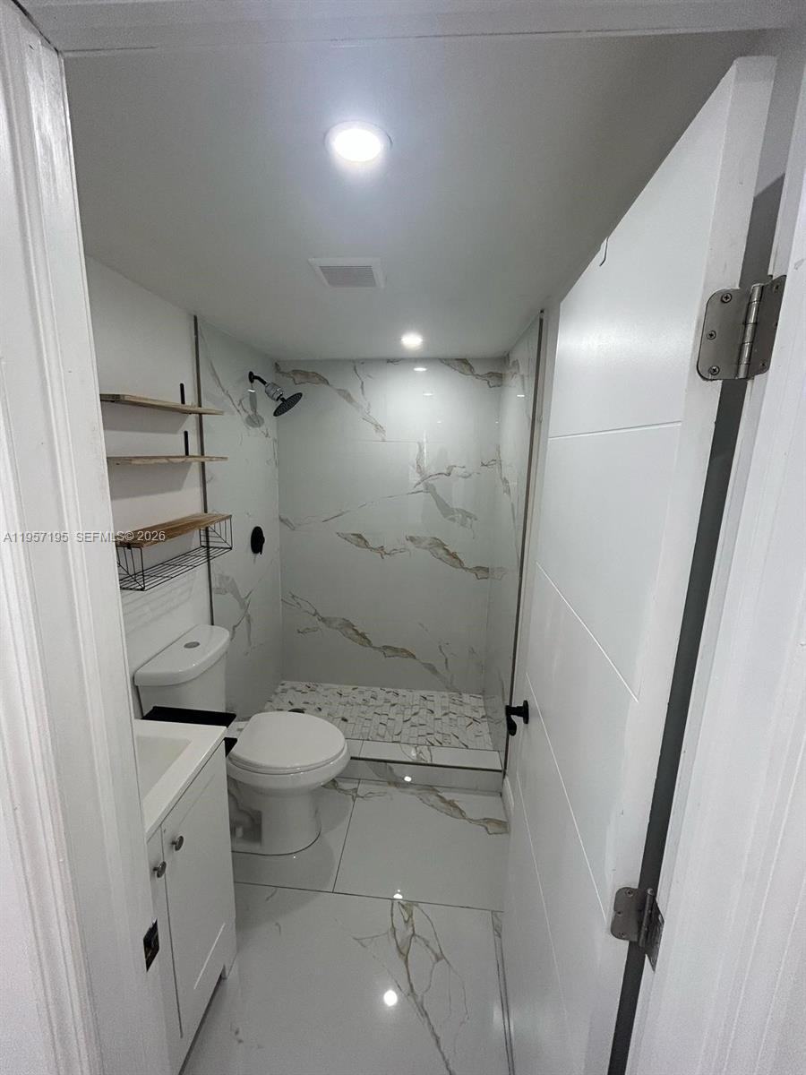 2331 Coolidge St, Hollywood FL 33020 photo 2