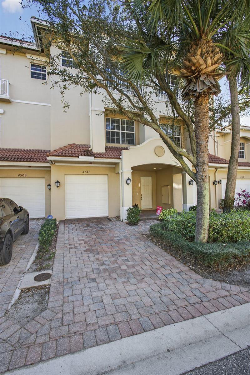 4511 Artesa Way S, Palm Beach Gardens FL 33418 photo 2