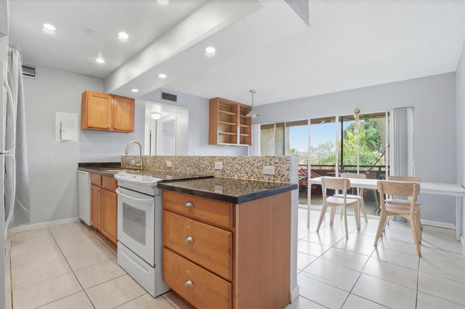 5218 NE 6th Avenue # G2, Oakland Park FL 33334 photo 2