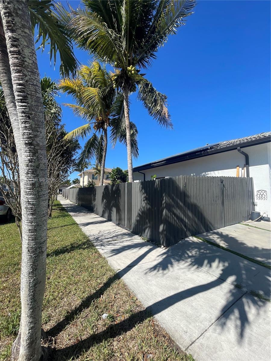 14200 SW 160th Ct, Miami FL 33196 photo 4