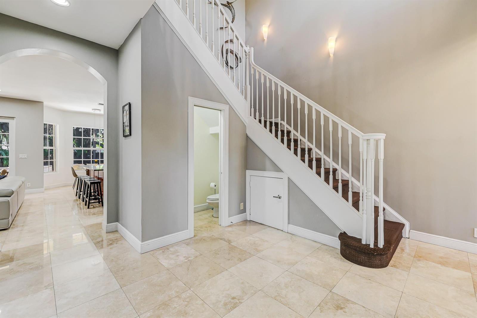 132 NE 21st Court, Wilton Manors FL 33305 photo 5
