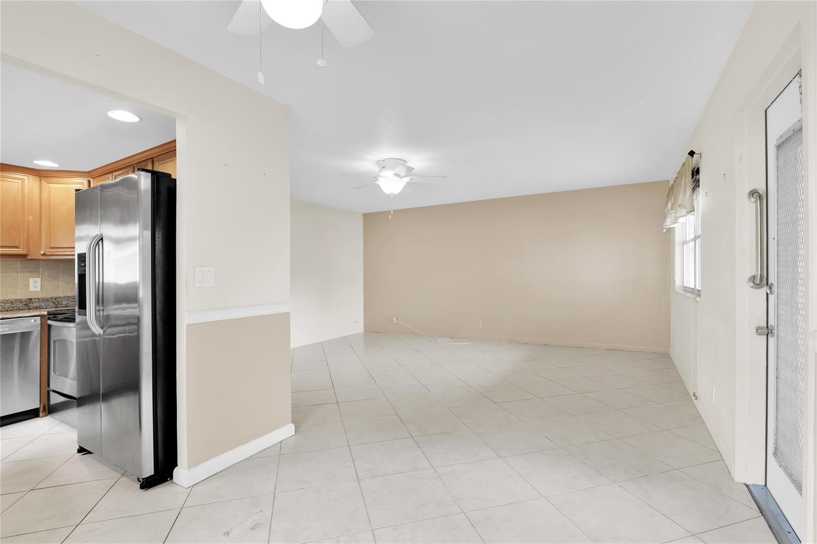 736 Flanders P # 736, Delray Beach FL 33484 photo 5
