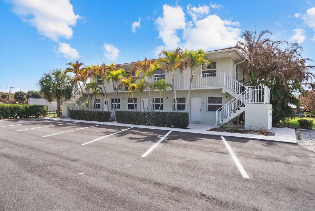 2319 Tamarind Drive # 102, Fort Pierce FL 34949 photo 3