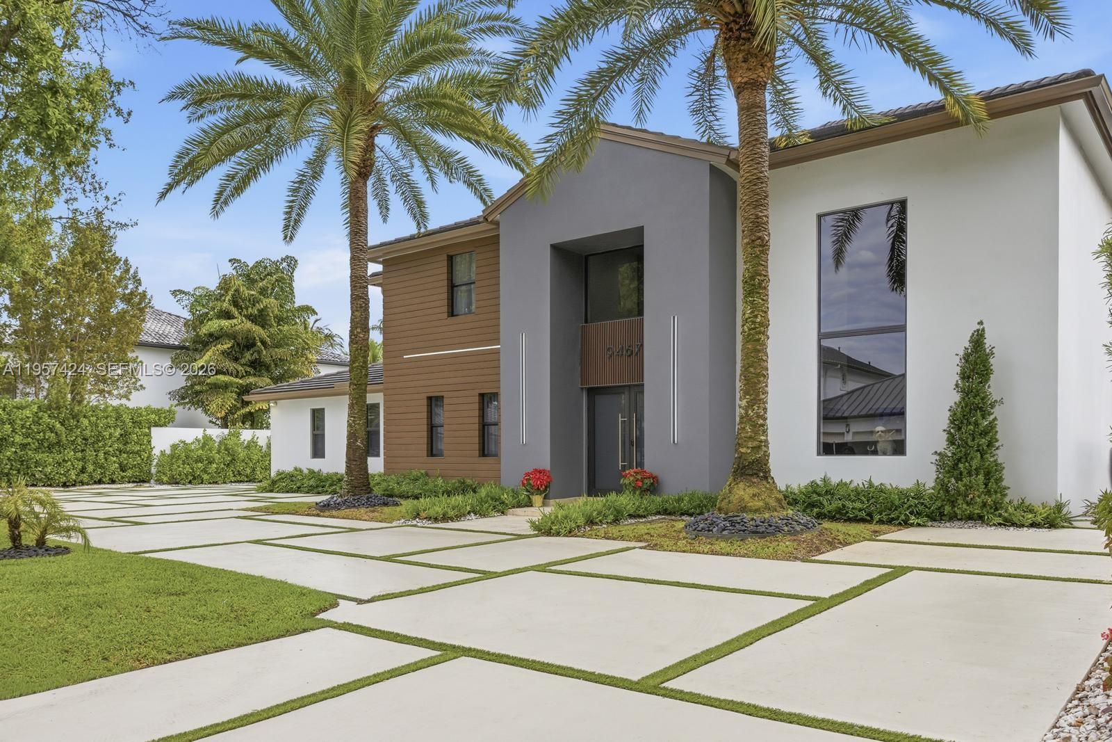 9467 NW 54th Doral Cir Ln, Doral FL 33178