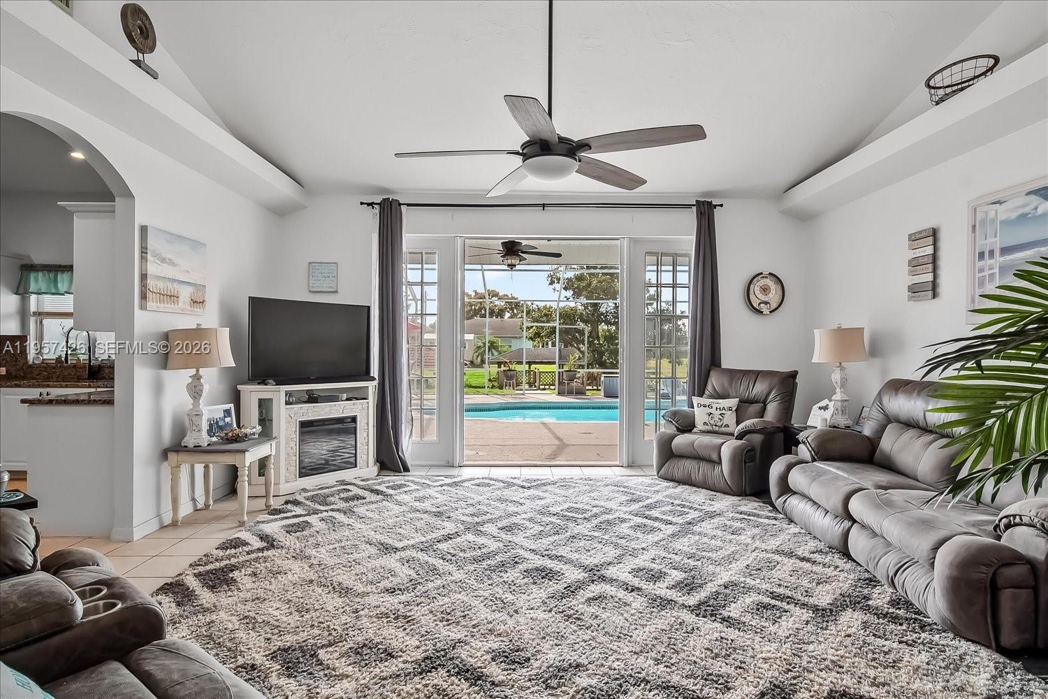 349 NE Anderson St, Lake Placid FL 33852 photo 4