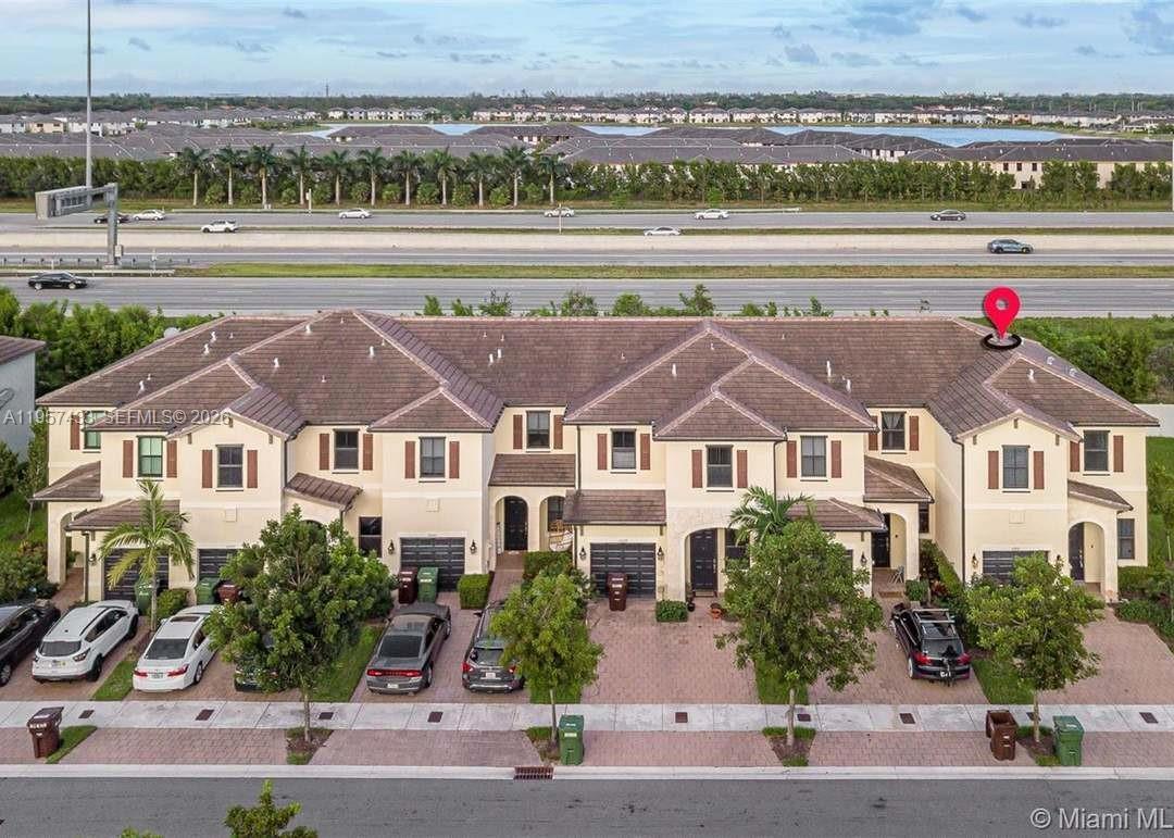 10301 W 32nd Ln, Hialeah FL 33018 photo 3