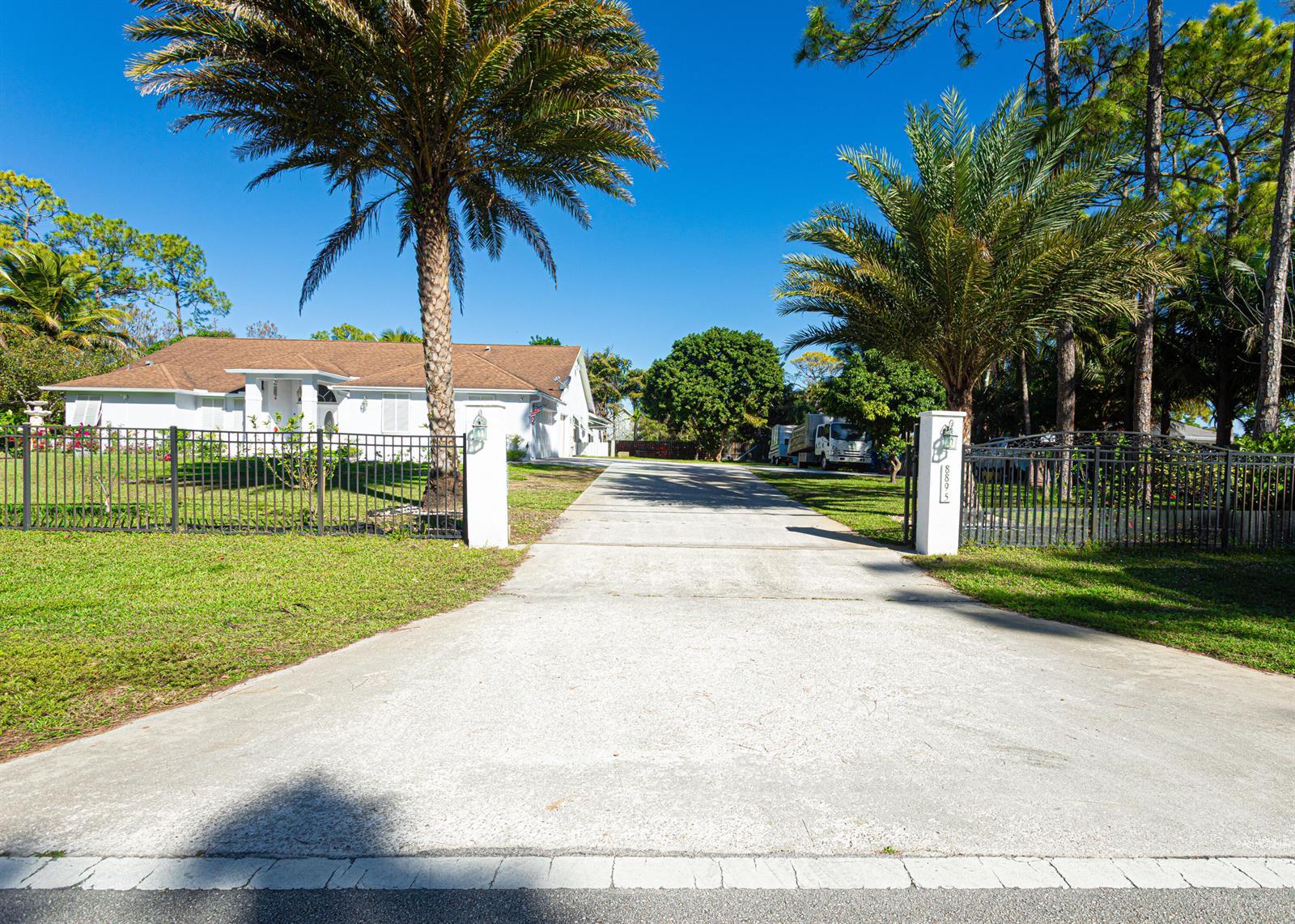 8895 Palomino Drive, Lake Worth FL 33467 photo 4