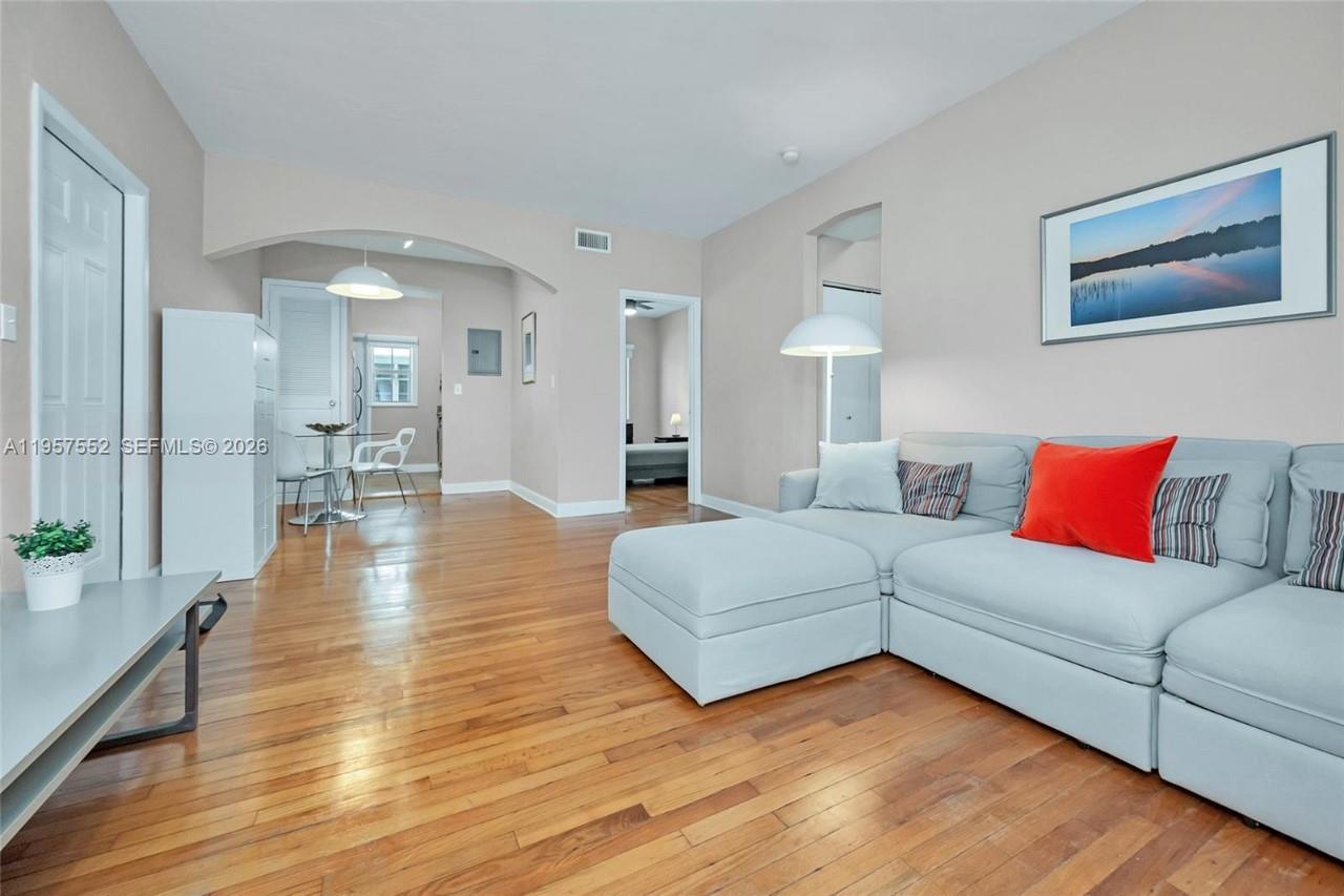 1561 Lenox Ave # 2, Miami Beach FL 33139 photo 3