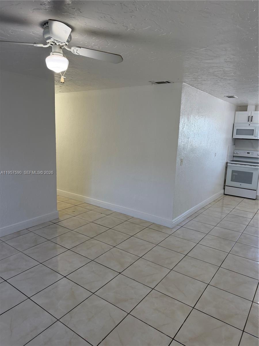Miami, FL 33142 photo 2