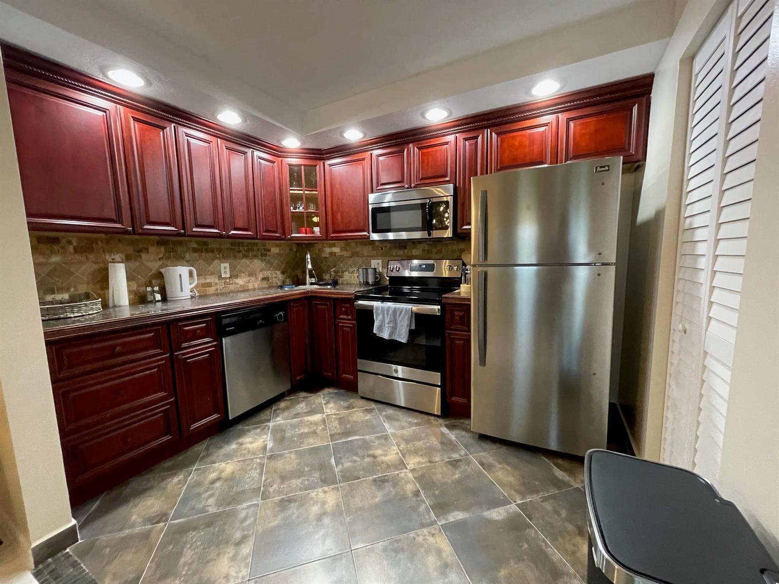 4988 Sable Pine Circle # D1, West Palm Beach FL 33417 photo 2