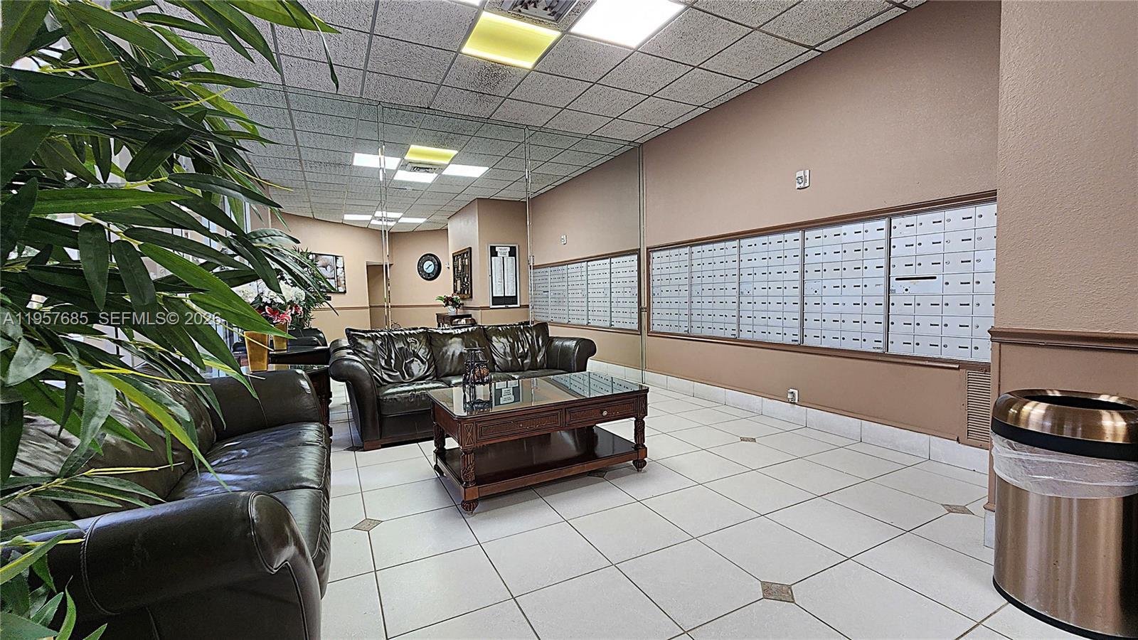 Hallandale Beach, FL 33009 photo 5