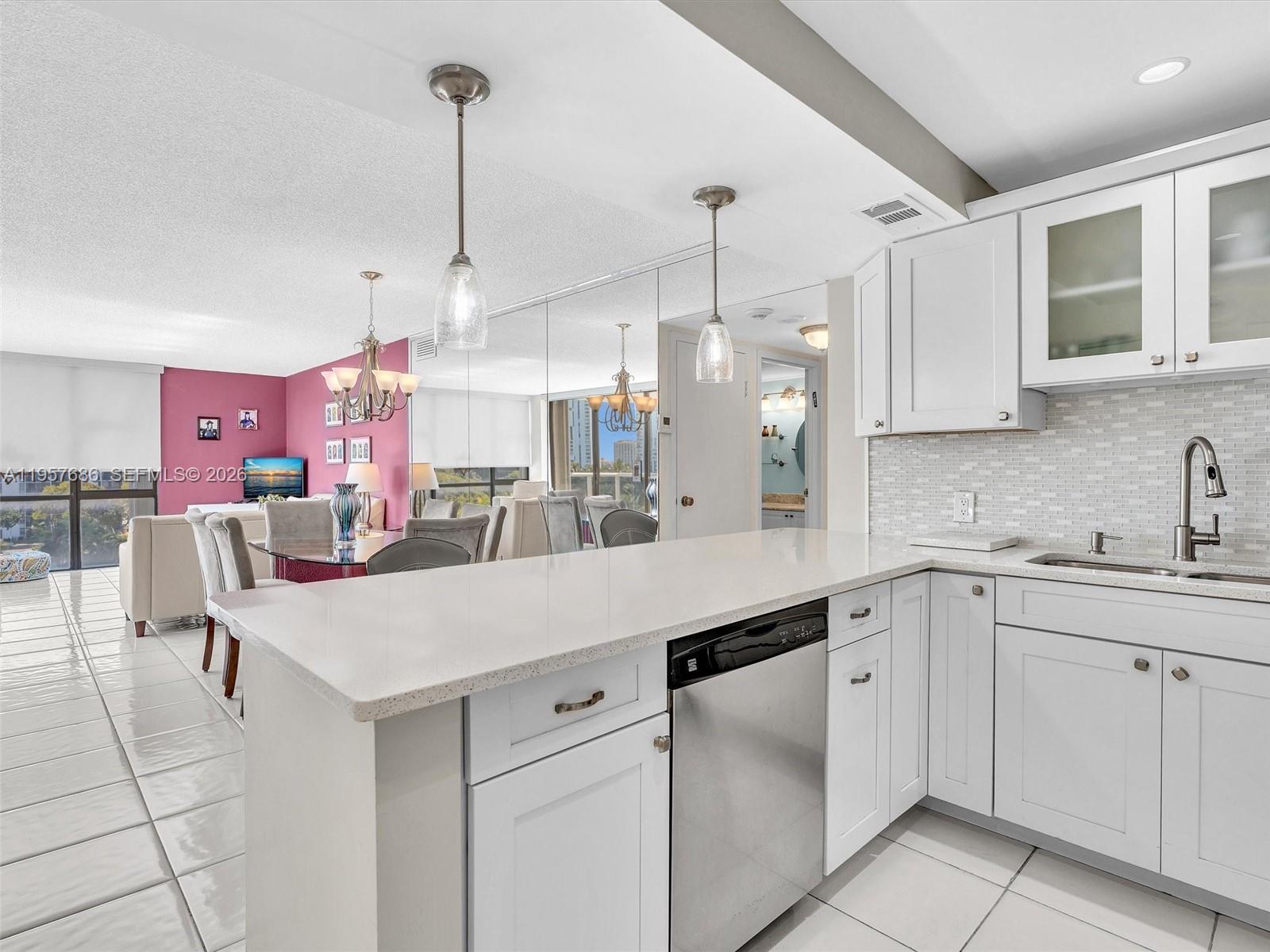 3675 N Country Club Dr # 609, Aventura FL 33180 photo 2