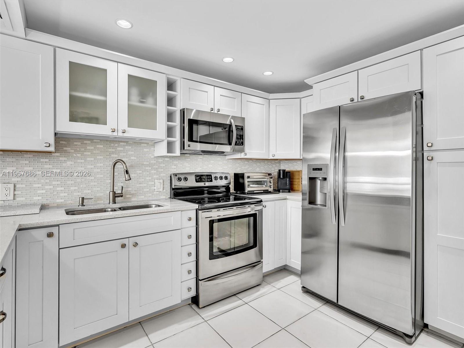 3675 N Country Club Dr # 609, Aventura FL 33180 photo 4
