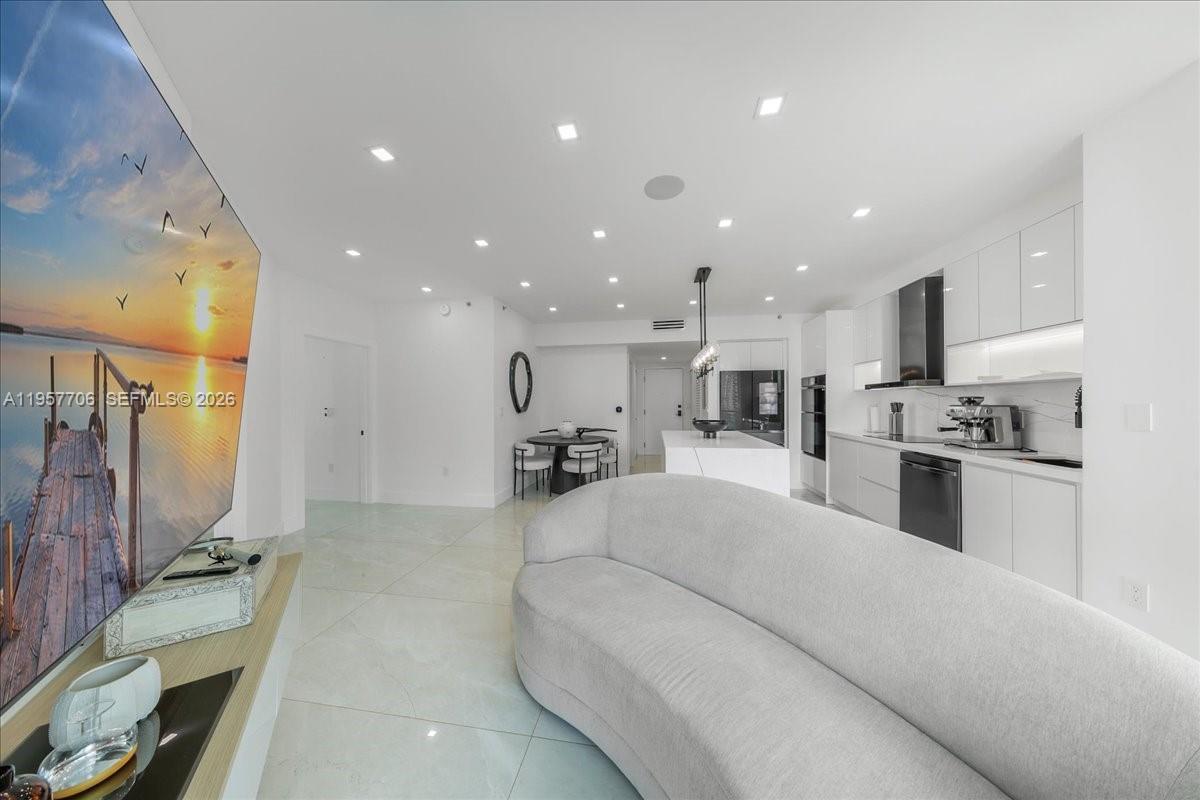 350 S Miami Ave # 2314, Miami FL 33130