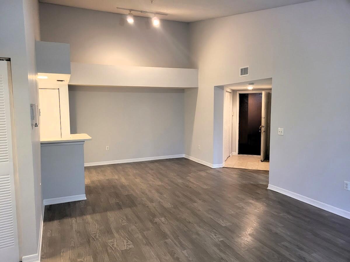 4197 N Haverhill Road # 212, West Palm Beach FL 33417 photo 2