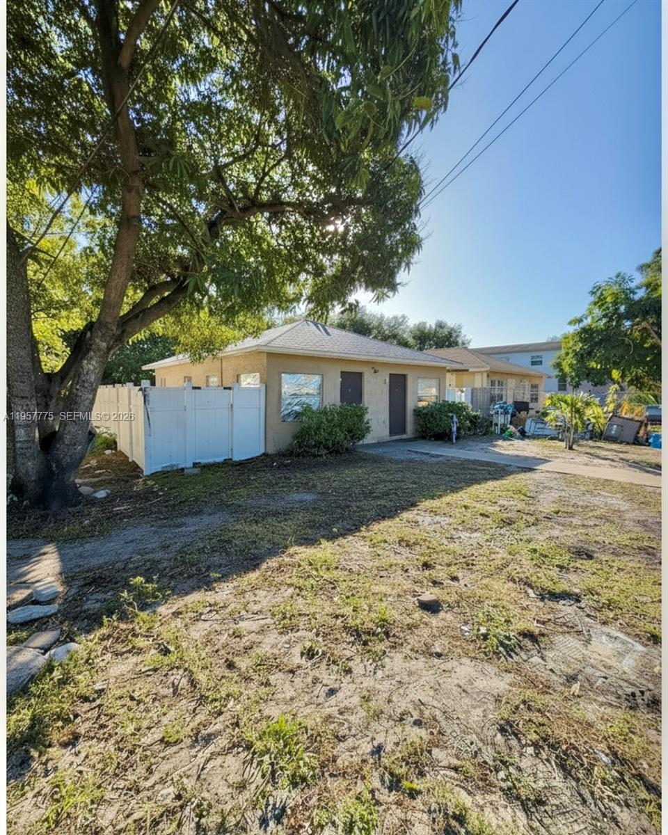 338 SW 1st Ter, Deerfield Beach FL 33441 photo 2