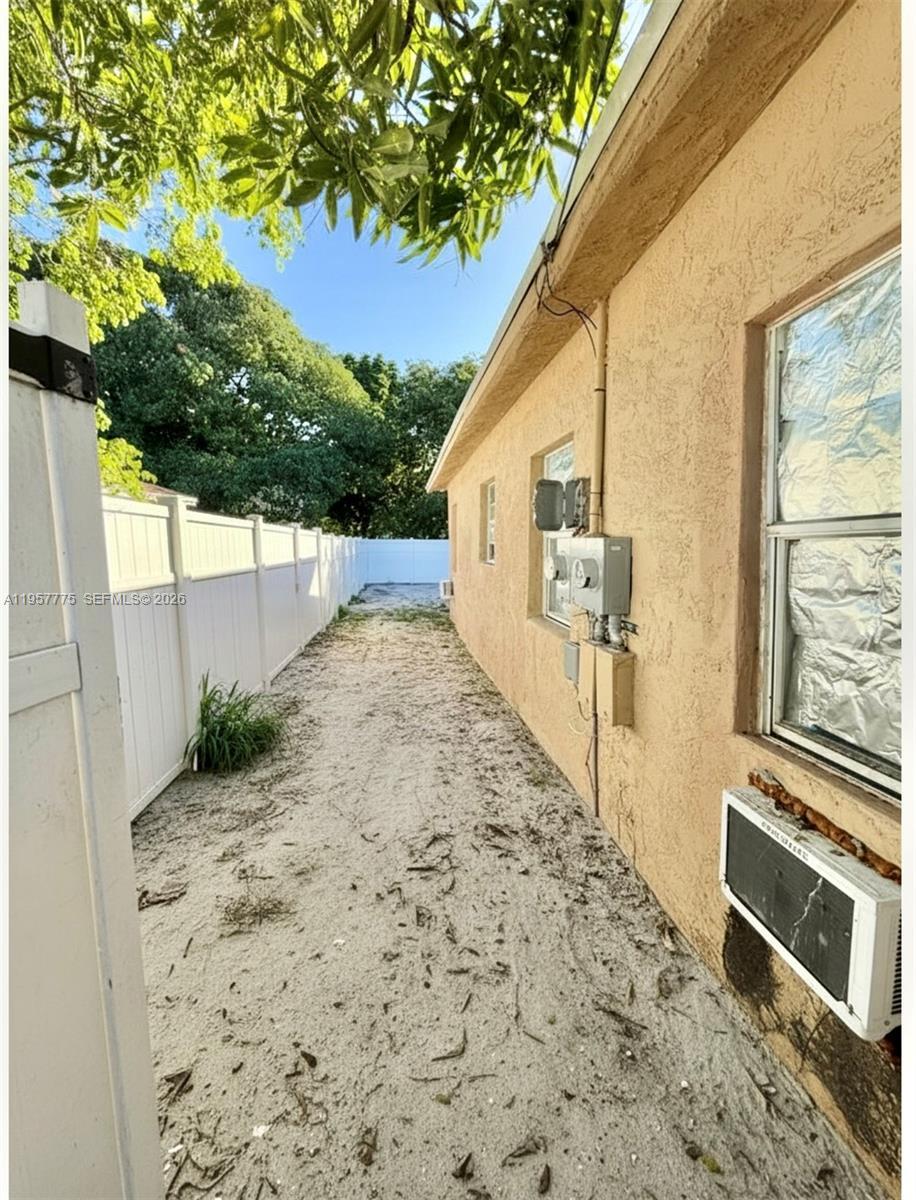338 SW 1st Ter, Deerfield Beach FL 33441 photo 4