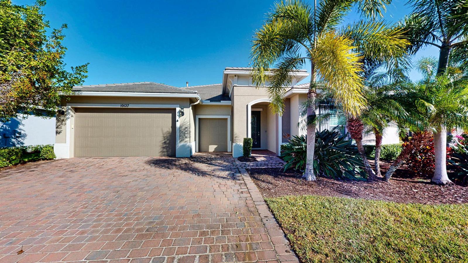 10127 SW Cypress Wood Court, Port St. Lucie FL 34987