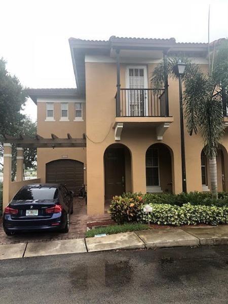 6903 Julia Gardens Drive, Coconut Creek FL 33073