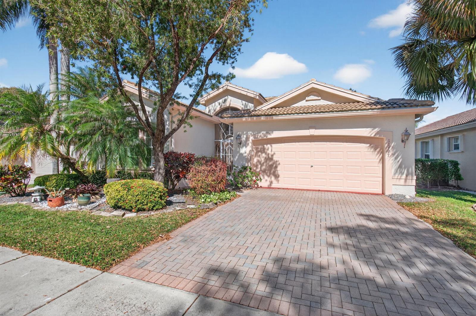 11777 Castellon Court, Boynton Beach FL 33437 photo 2