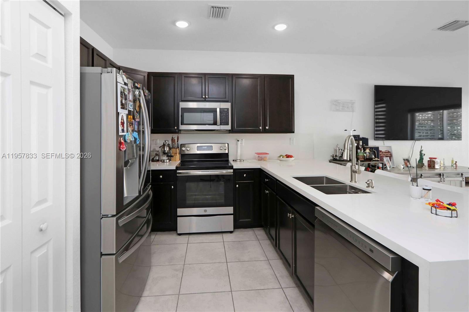 10628 W 33rd Way, Hialeah FL 33018 photo 5
