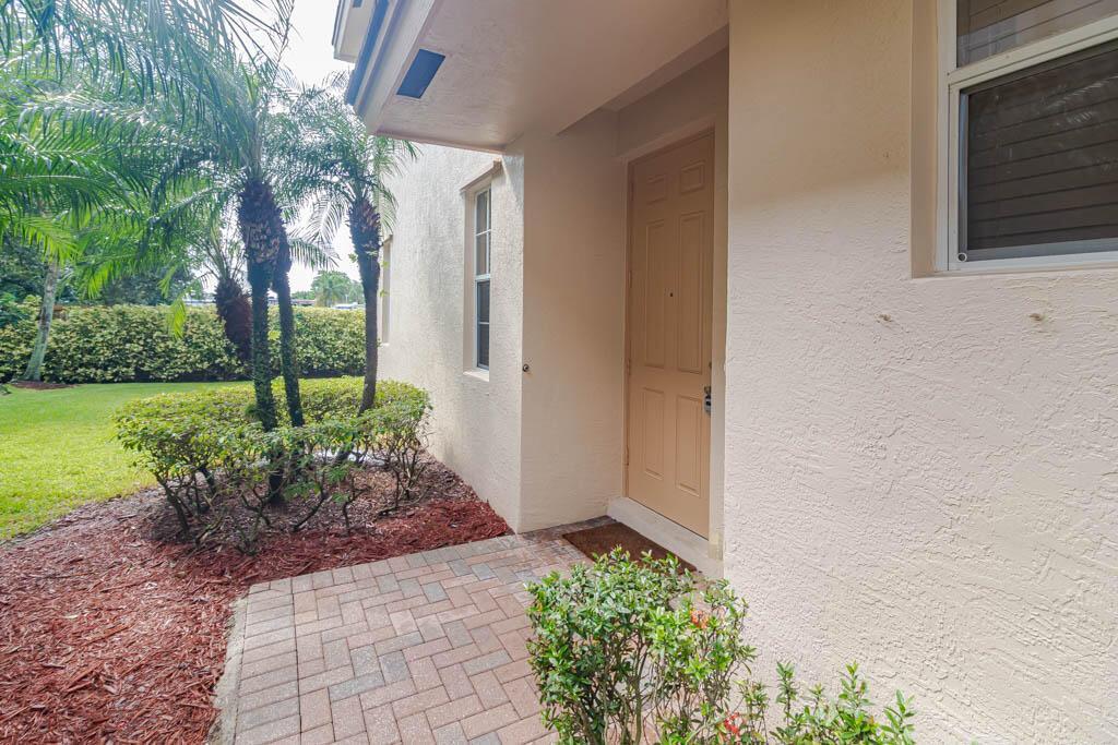 356 SE Bloxham Way, Stuart FL 34997 photo 4