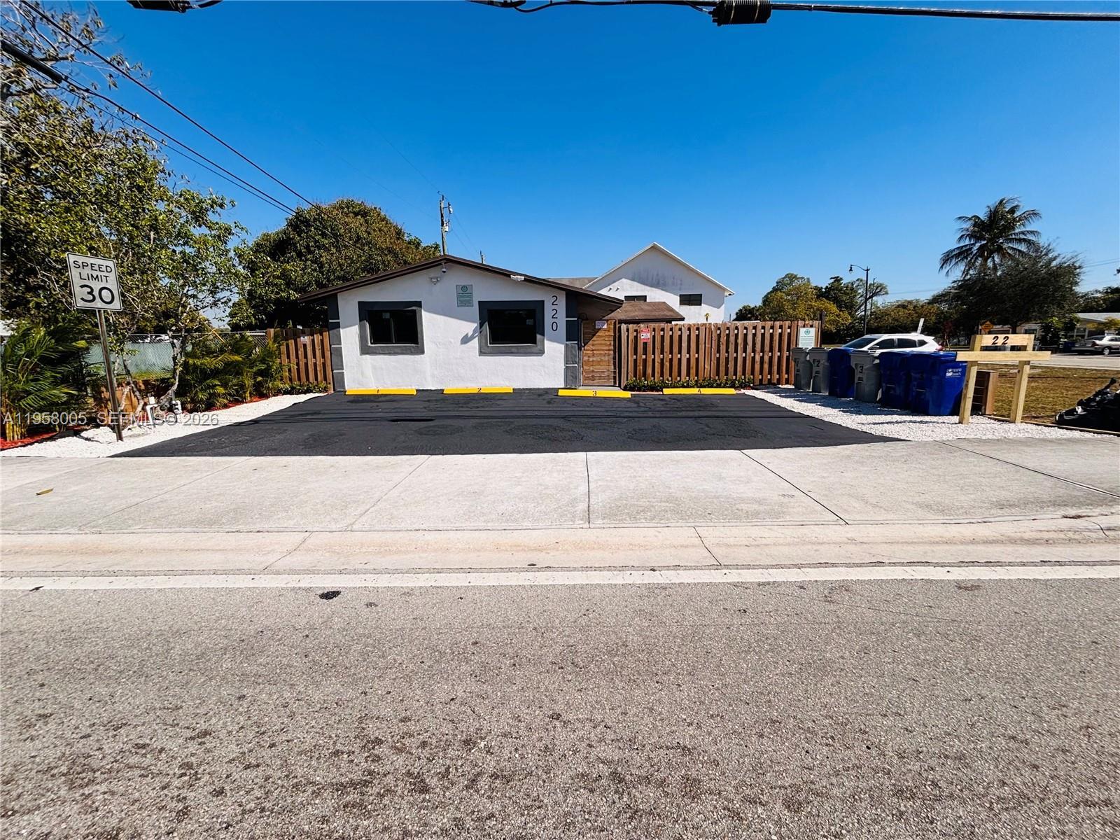 220 NW 27th Ave, Pompano Beach FL 33069 photo 2
