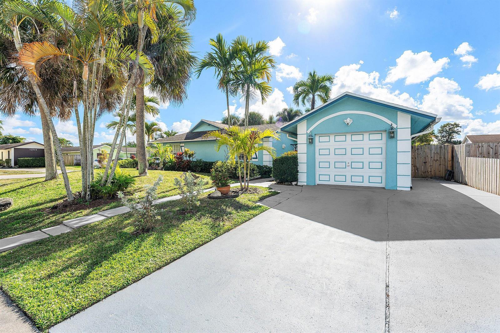 10290 Carmen Lane, Royal Palm Beach FL 33411 photo 3
