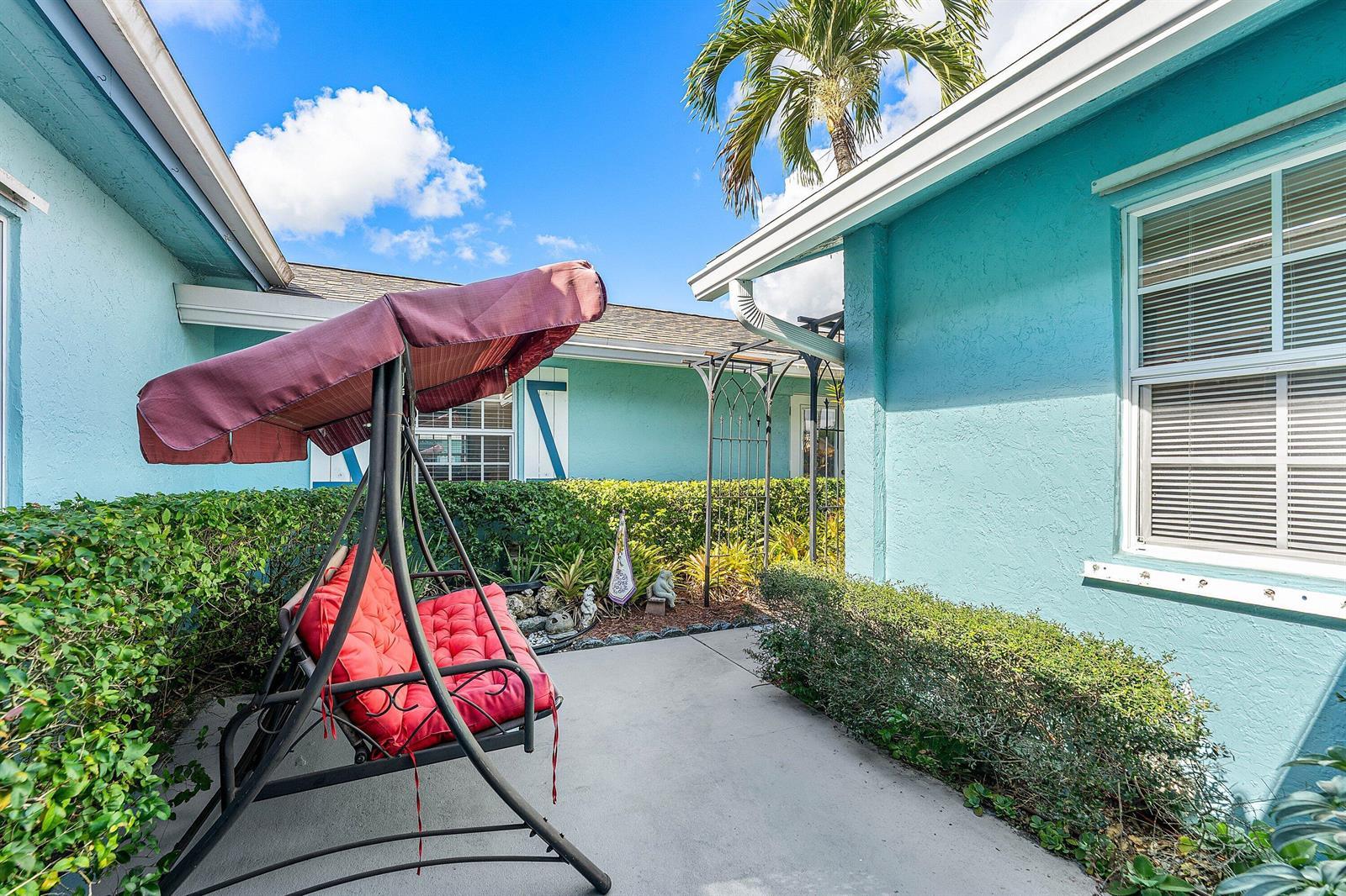 10290 Carmen Lane, Royal Palm Beach FL 33411 photo 4