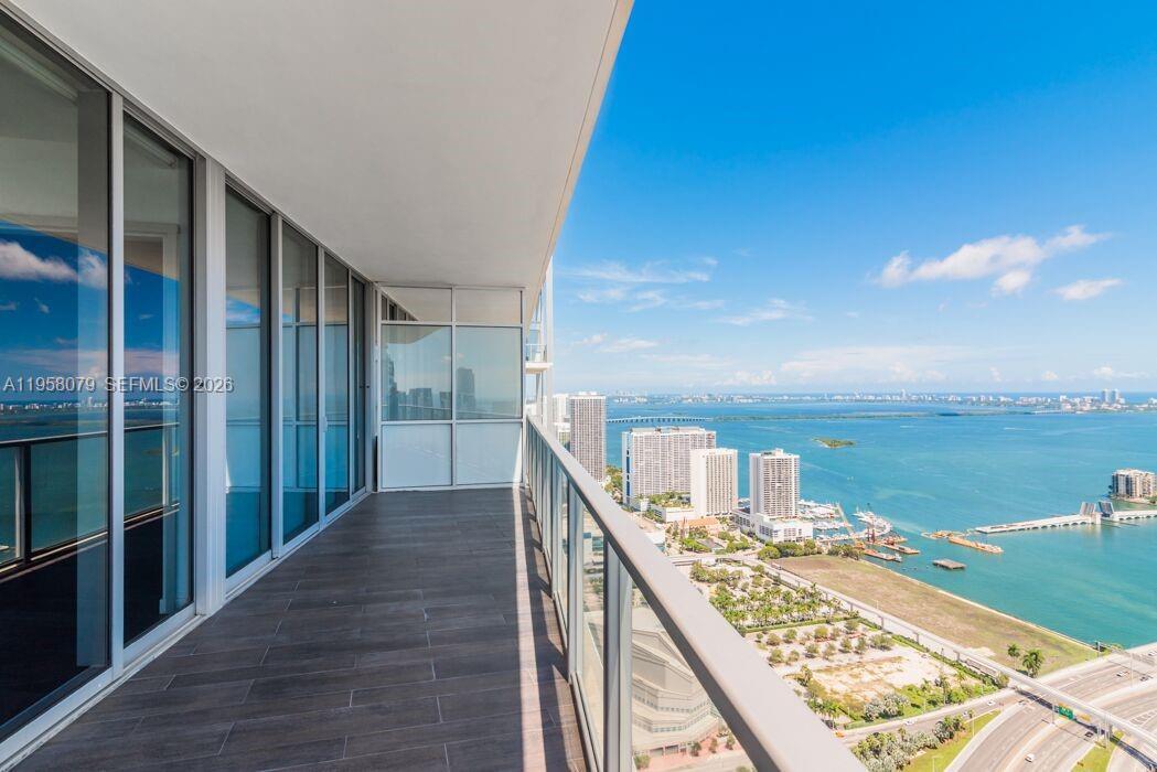 1100 Biscayne Blvd # 5401, Miami FL 33132 photo 2