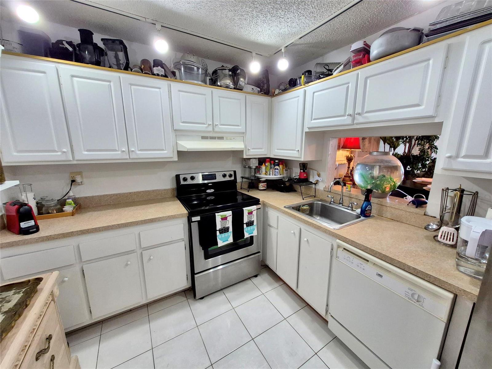 2840 Somerset Drive # 208m, Lauderdale Lakes FL 33311 photo 3