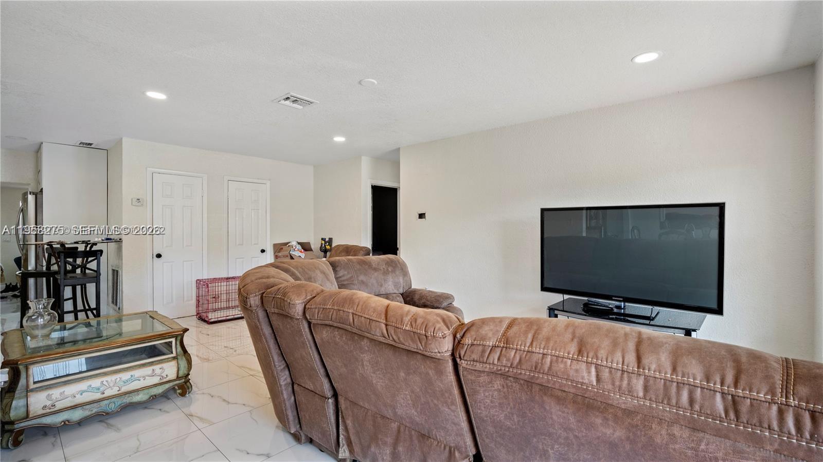 19458 NW 28th Pl, Miami Gardens FL 33056 photo 4
