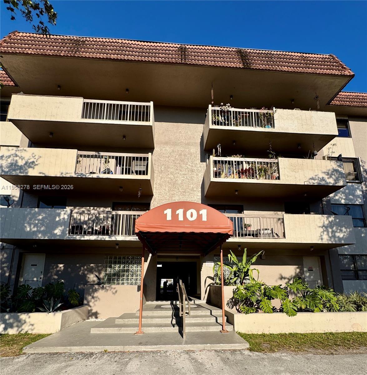 1101 SW 122nd Ave # 302, Miami FL 33184 photo 2