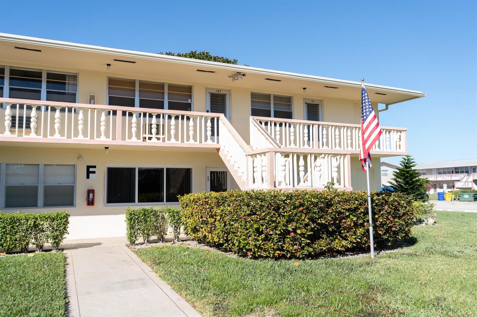 131 Easthampton F, West Palm Beach FL 33417