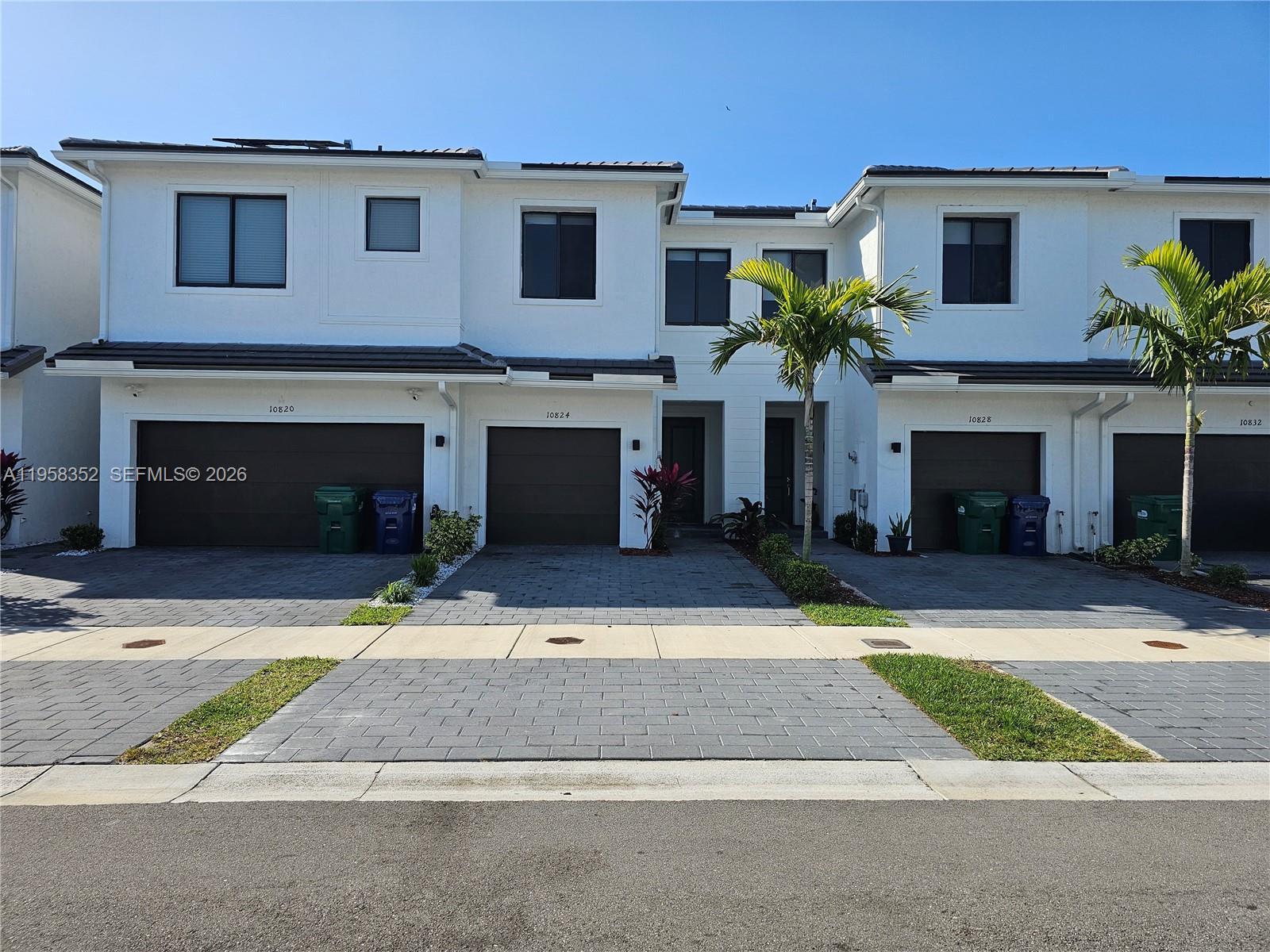 10824 SW 232nd Ter, Homestead FL 33032 photo 2