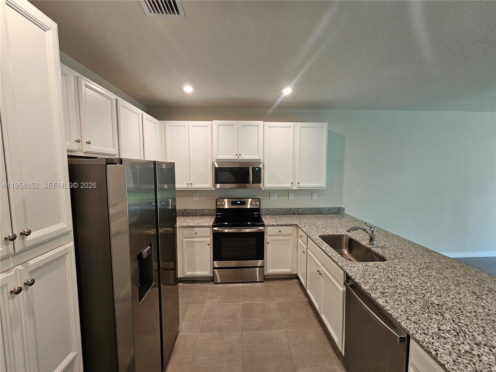 10824 SW 232nd Ter, Homestead FL 33032 photo 4